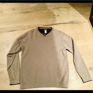 Patagonia 100% Cashmere V Neck Sweater Size Large